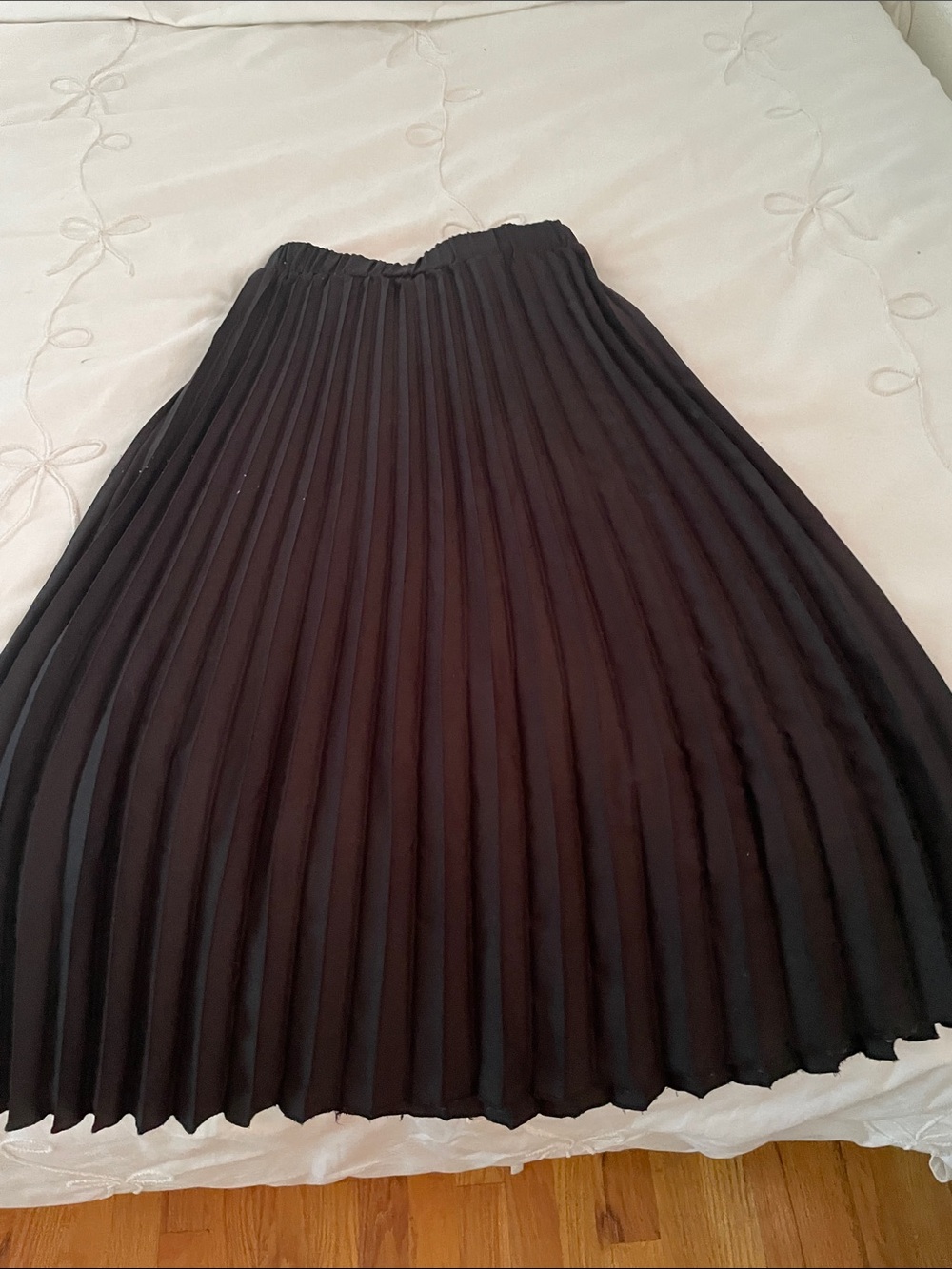 SHEIN Black Pleated Midi Skirt